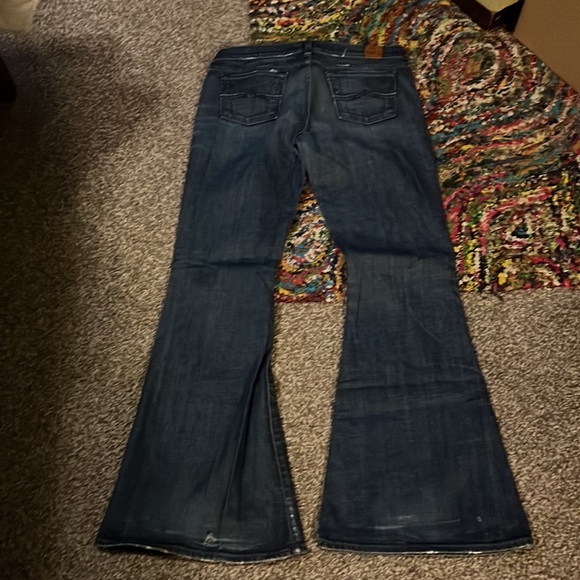 Super Cute Lucky Brand Flare Jeans size 30/32 - Picture 3 of 8
